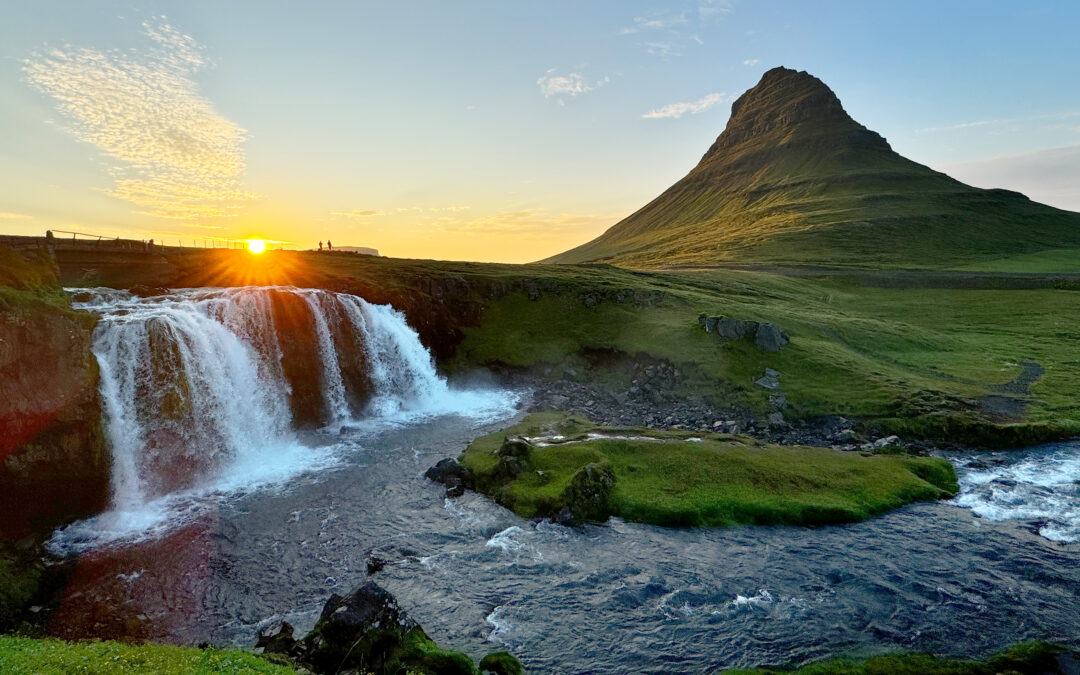 Kirkjufell Mountain und Kirkjufellsfoss