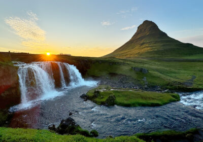 Kirkjufell Mountain und Kirkjufellsfoss
