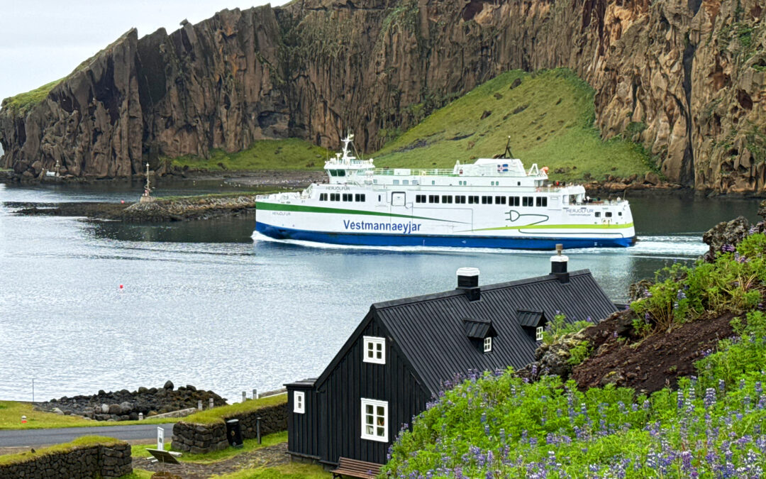 Westmännerinseln, Vestmannaeyjar