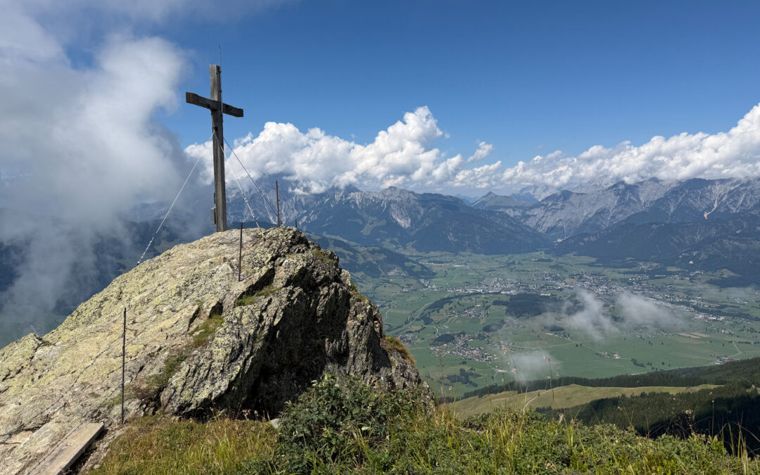 Schwalbenwand, Gipfel Maishofen